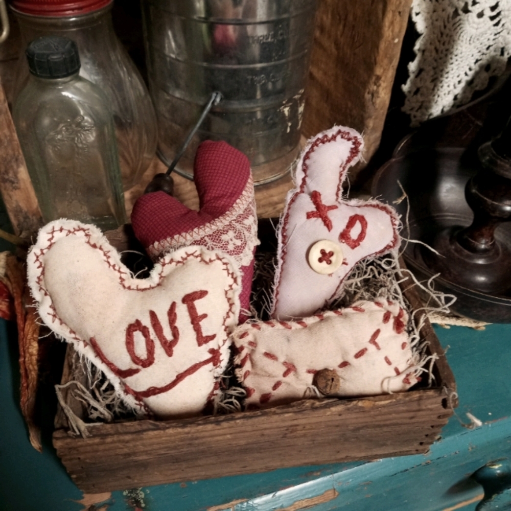 Primitive Valentine's Bowl fillers